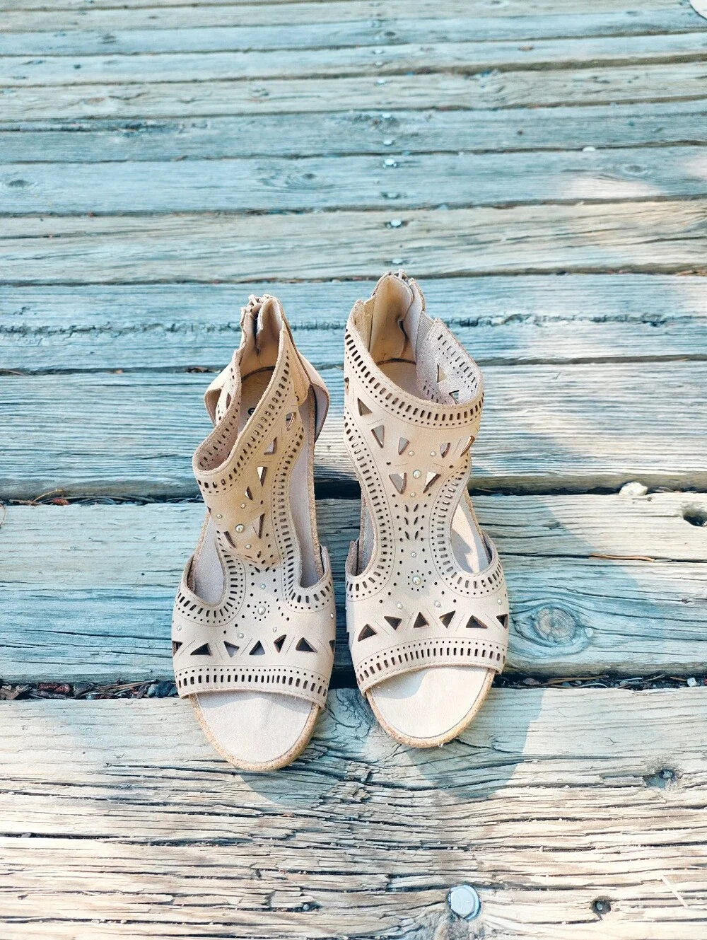 Earth Shoes Attalea Biscuit Laser Cut Espadrille Wedge Sandals Size 9M